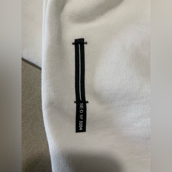 White Zip-Up Hoody with Grey Accents - Men’s size Large - Picture 7 of 10